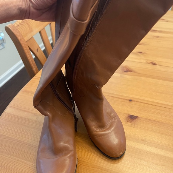 Isaac Mizrahi Tan leather boots - Picture 6 of 9
